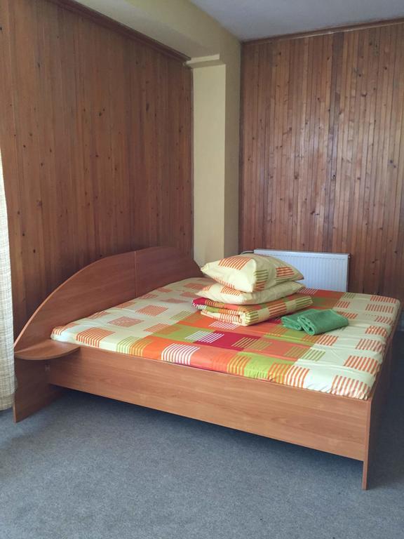 Motelis Jonuciai Garliava Oda fotoğraf